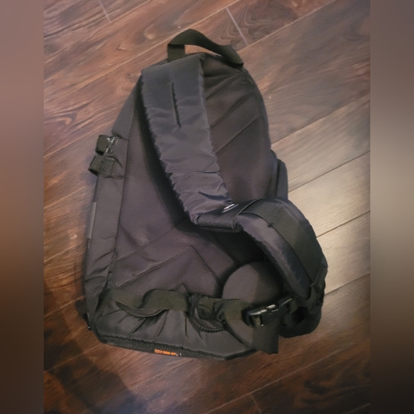 Lowepro Slingshot camera case - Picture 2 of 3